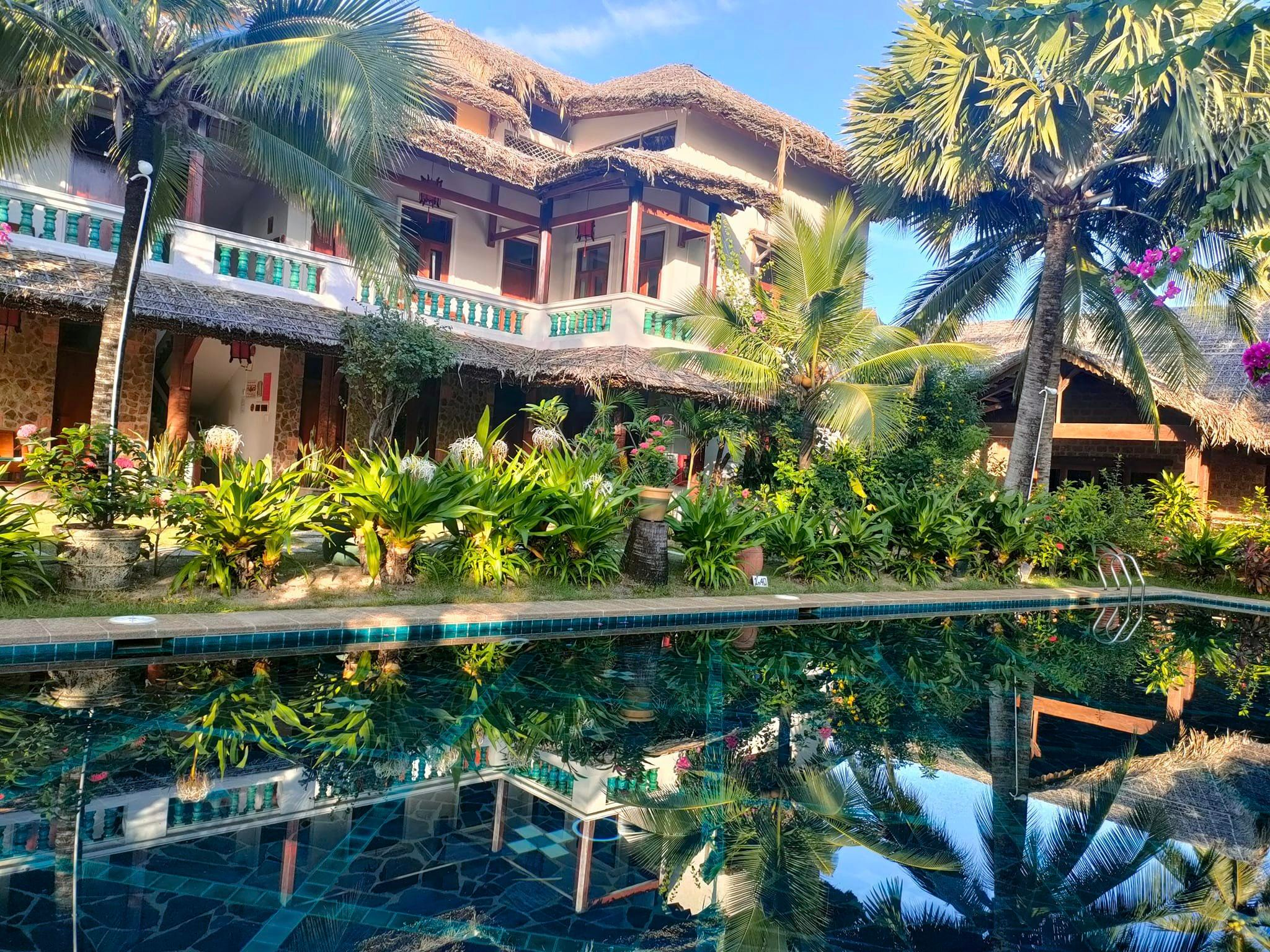 Full Moon Beach Resort – Mũi Né